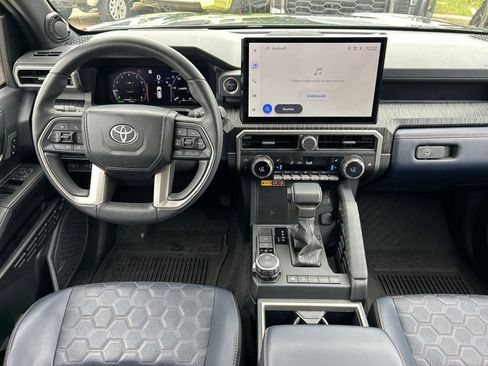 Used 2025 Toyota 4Runner Platinum AWD/4WD image 19