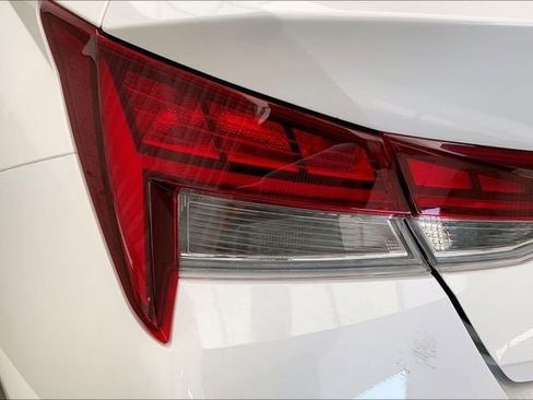 Used 2025 Hyundai Elantra Hybrid FWD image 16