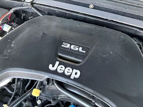 Used 2018 Jeep Wrangler Unlimited Sport S AWD/4WD image 30