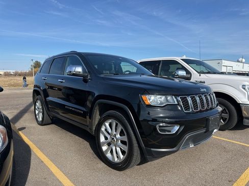 Used 2017 Jeep Grand Cherokee Limited image 9