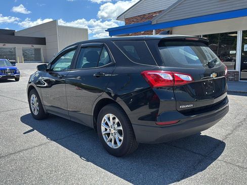 Used 2020 Chevrolet Equinox LS FWD image 3