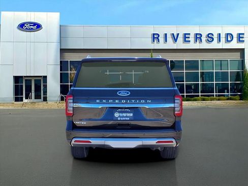 Used 2024 Ford Expedition Limited image 5