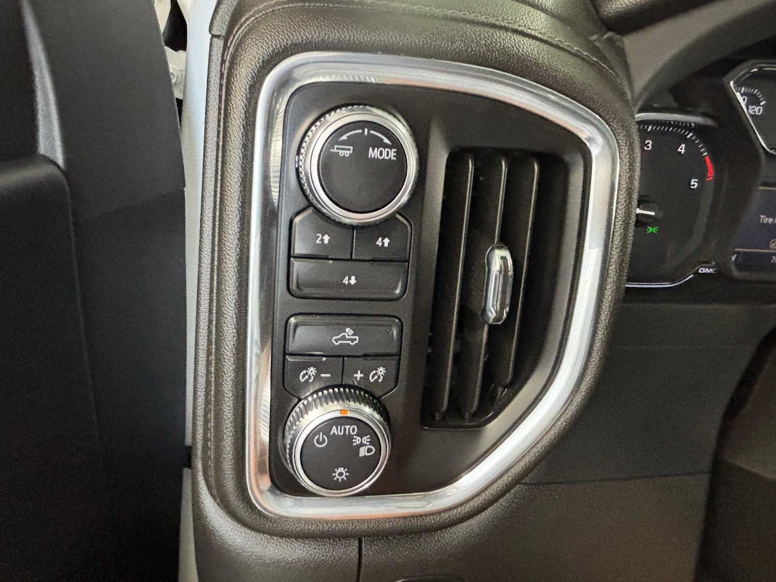 Used 2023 GMC Sierra 3500 SLE AWD/4WD image 19