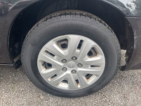 Used 2019 Dodge Grand Caravan SE image 25