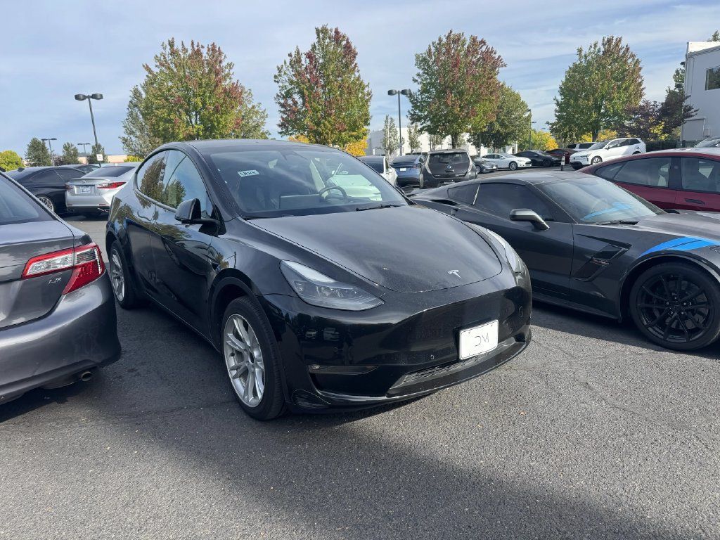 Used 2022 Tesla Model Y Long Range AWD/4WD image 6