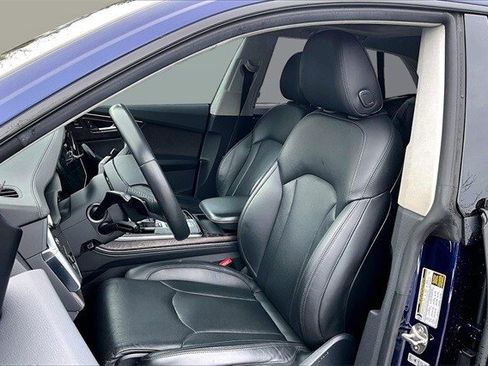 Used 2019 Audi Q8 Prestige w/ Luxury Package image 10