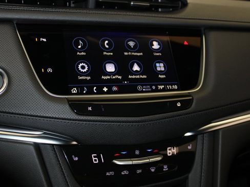 New 2025 Cadillac XT5 Luxury image 14