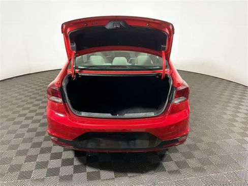 Used 2020 Hyundai Elantra SEL image 12