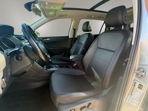 Used 2019 Volkswagen Tiguan SE w/ Panoramic Sunroof Package FWD image 15