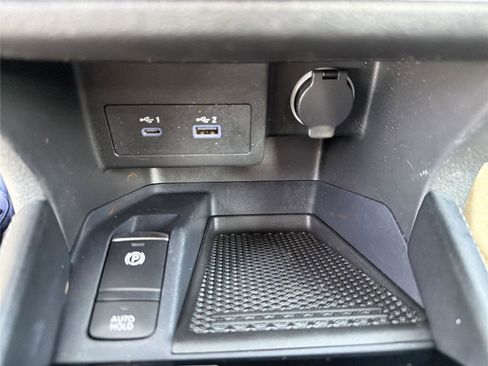 Used 2023 Nissan Kicks SV FWD image 8