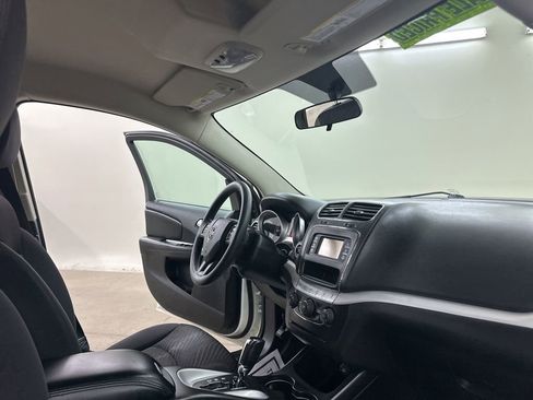 Used 2014 Dodge Journey SXT w/ Flexible Seating Group image 18
