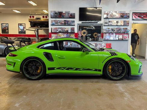 Used 2019 Porsche 911 GT3 RS RWD image 5