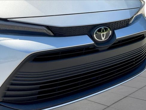 Used 2026 Toyota Corolla LE FWD image 29