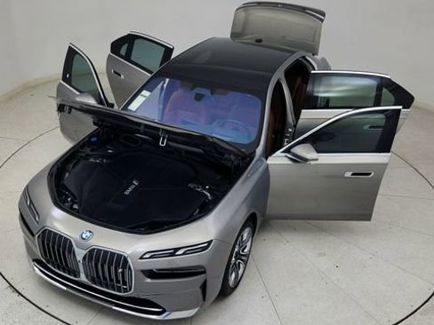 Used 2023 BMW i7 xDrive60 image 85