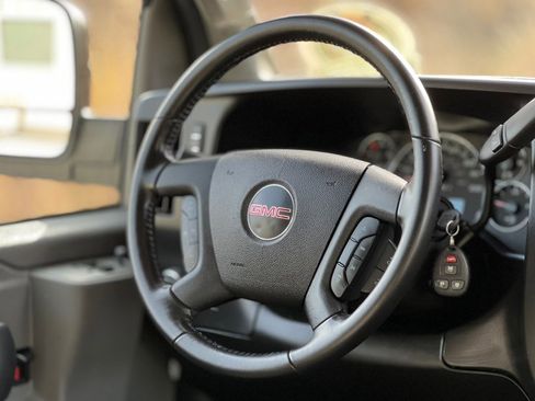 Used 2023 GMC Savana 2500 w/ Driver Convenience Package image 14