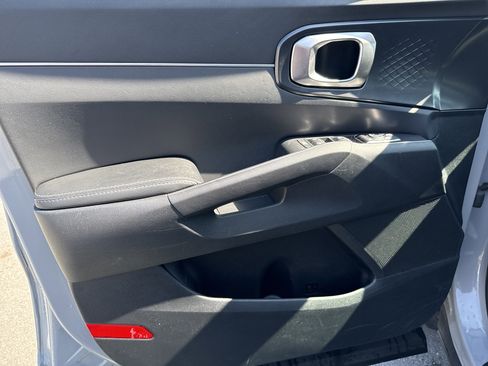 Used 2024 Kia Sorento S w/ Panoramic Sunroof Package image 16