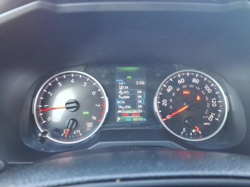 Used 2021 Toyota RAV4 XLE image 22