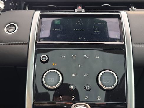 Used 2021 Land Rover Discovery Sport SE image 23