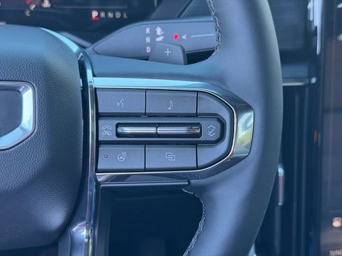 New 2026 GMC Acadia Elevation image 25