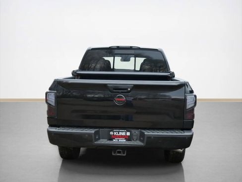 Used 2019 Nissan Titan SV w/ SV Convenience Package image 4