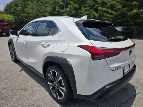 Used 2021 Lexus UX 200 w/ Accessory Package (Z1) FWD image 9