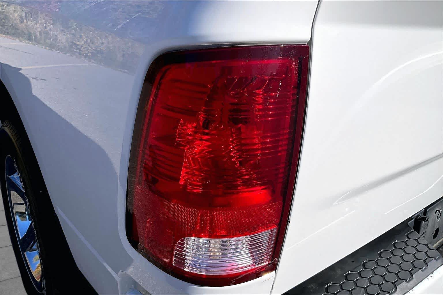 Used 2017 RAM 1500 Express w/ Express Value Package AWD/4WD image 28