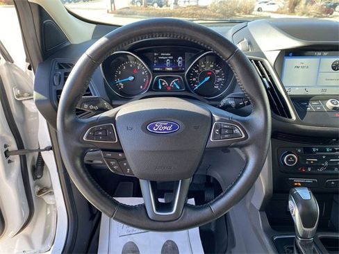 Used 2019 Ford Escape SEL image 16
