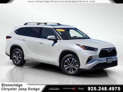 Used 2021 Toyota Highlander XLE