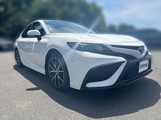 Used 2023 Toyota Camry SE w/ Cold Weather Package FWD video 2