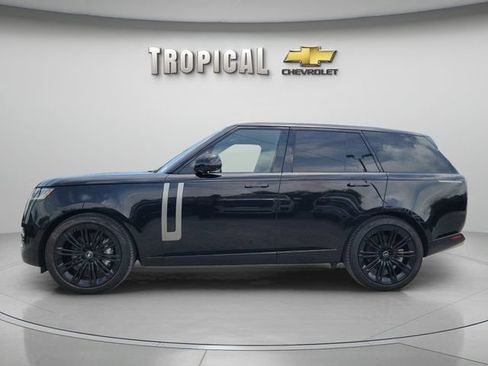 Used 2023 Land Rover Range Rover SE AWD/4WD image 2