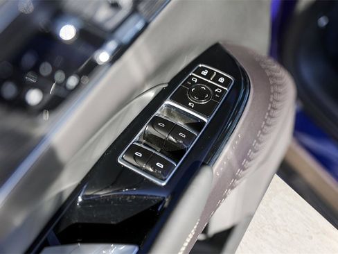 Certified 2025 Cadillac Lyriq Sport image 31