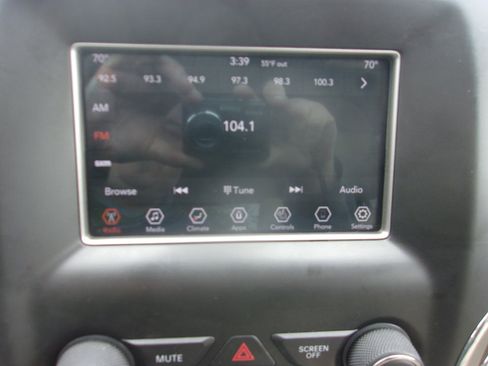 Used 2018 Jeep Grand Cherokee Limited w/ Trailer Tow Group IV AWD/4WD image 21