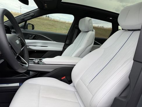 Certified 2024 Cadillac Lyriq Luxury image 10