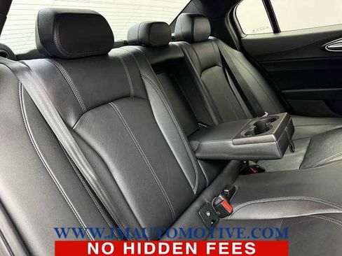 Used 2022 Alfa Romeo Giulia Sprint image 19