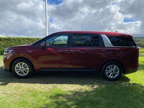 Used 2024 Kia Carnival LX FWD image 22