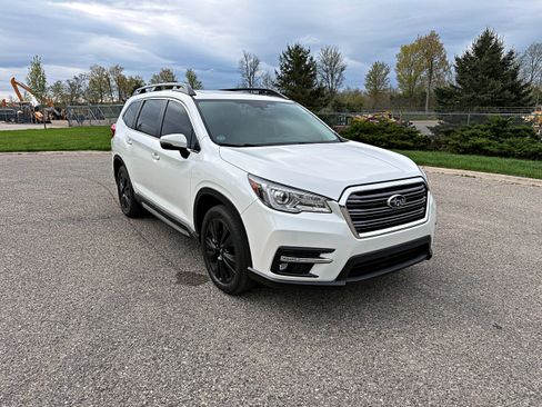Used 2022 Subaru Ascent Limited w/ Technology Package AWD/4WD image 3