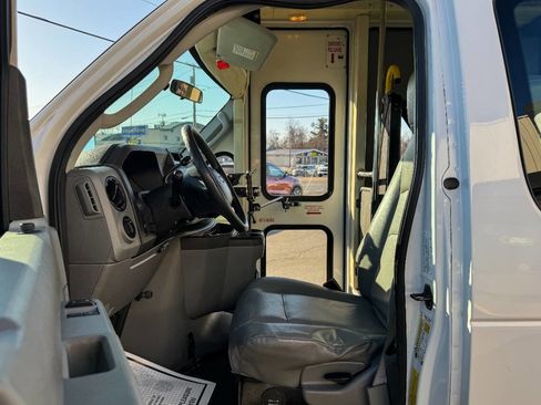 Used 2011 Ford E-350 and Econoline 350 Extended Super Duty w/ PWR Group image 16