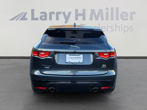 Used 2017 Jaguar F-PACE S image 5