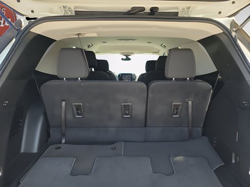 Used 2021 Chevrolet Traverse LT FWD image 13