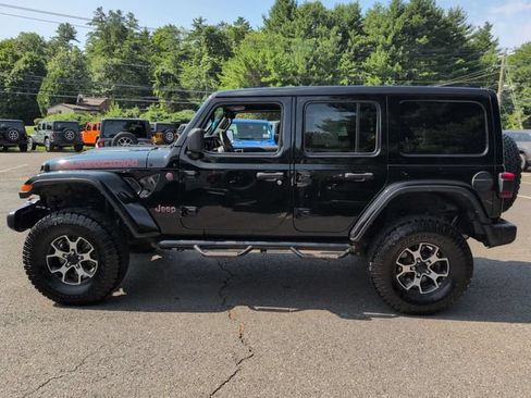 Used 2022 Jeep Wrangler Unlimited Rubicon w/ LED Lighting Group AWD/4WD image 9
