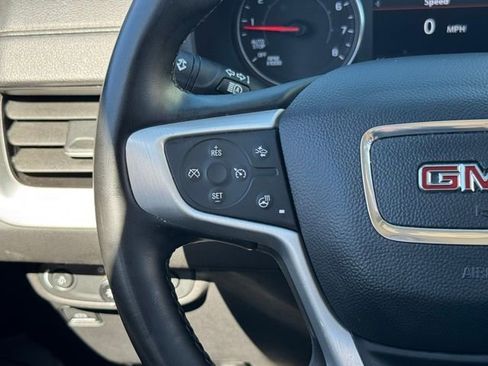 Used 2024 GMC Terrain SLT image 17
