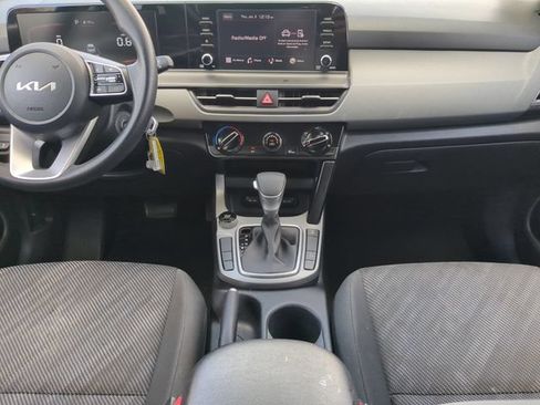 Used 2024 Kia Seltos LX AWD/4WD image 17