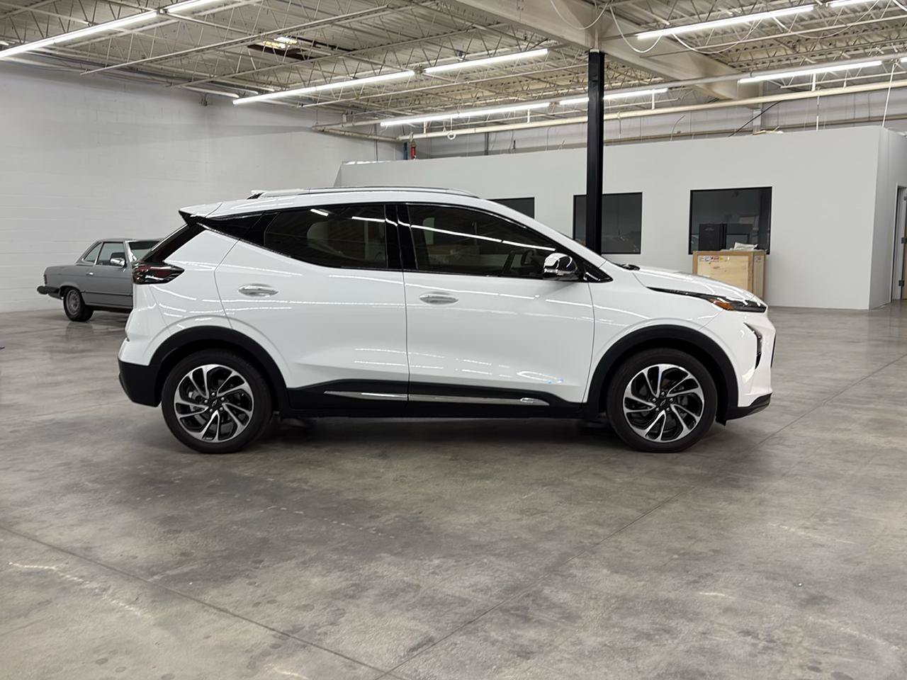 Used 2023 Chevrolet Bolt EUV Premier FWD image 6