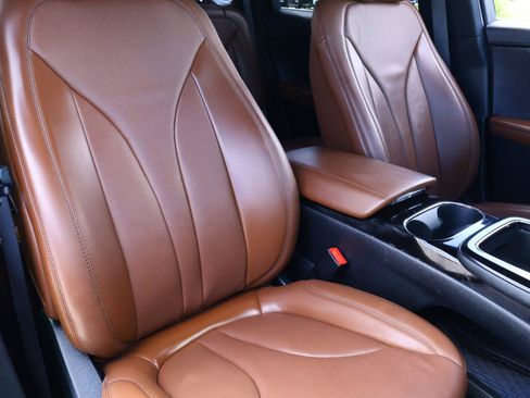 Used 2022 Lincoln Nautilus Reserve w/ Luxury Package FWD image 18