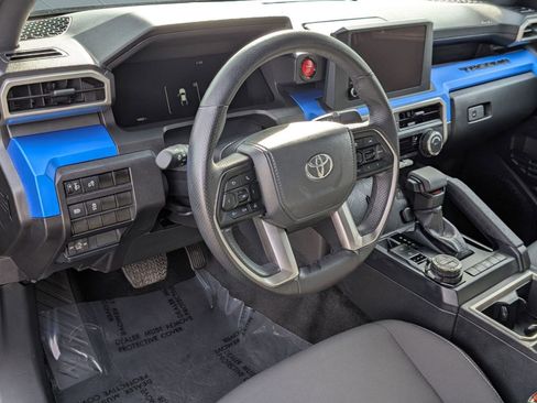 Used 2025 Toyota Tacoma TRD Off-Road image 4
