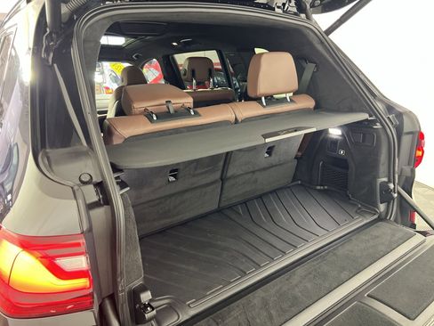 Used 2022 BMW X7 xDrive40i w/ M Sport Package image 27