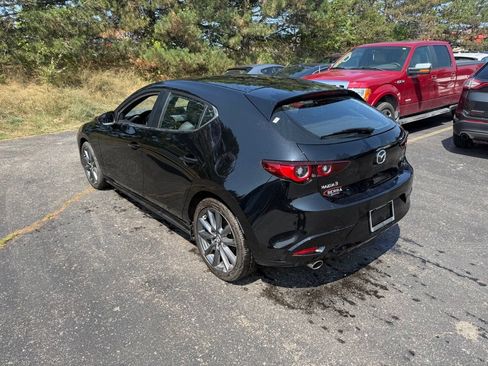 Used 2023 MAZDA MAZDA3 s FWD image 2