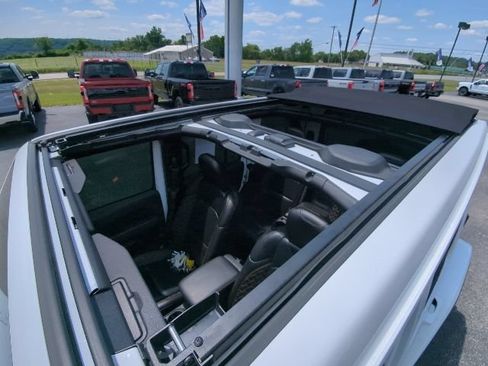 Used 2021 Jeep Wrangler Unlimited Sahara AWD/4WD image 14