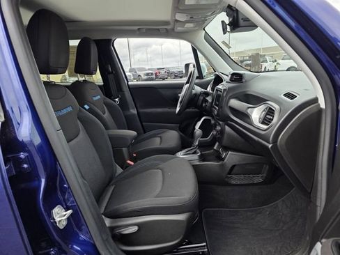 Used 2021 Jeep Renegade Latitude FWD image 27