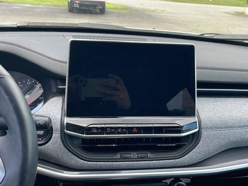 Used 2022 Jeep Compass Latitude w/ Convenience Group image 4